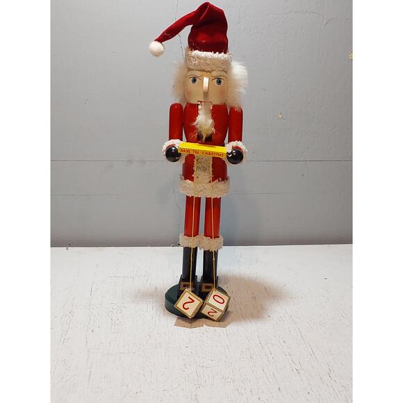 16" count down nut cracker - Picture 1 of 5